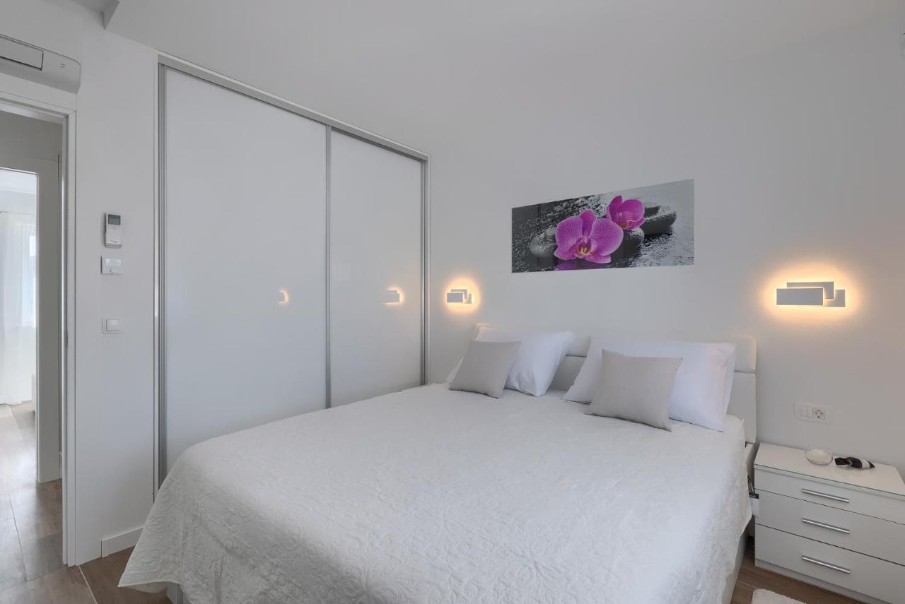 Exclusive Apartments Ellen & Micol-With 3 Free Mountain Bikes Pjescana Uvala Exteriér fotografie