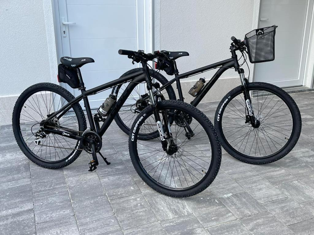 Exclusive Apartments Ellen & Micol-With 3 Free Mountain Bikes Pjescana Uvala Exteriér fotografie